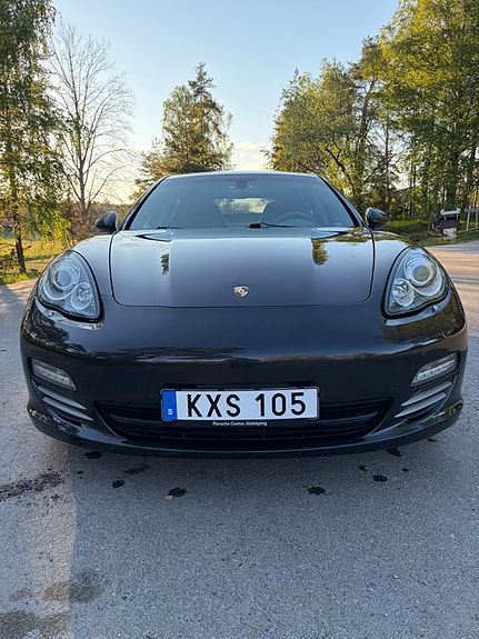 Porsche Panamera 4 8 of 15