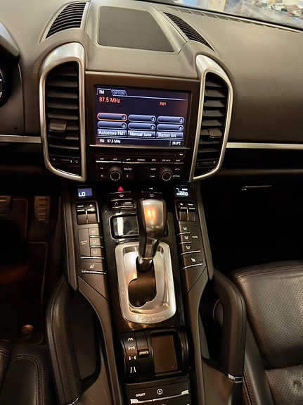 Porsche Cayenne 23 of 24