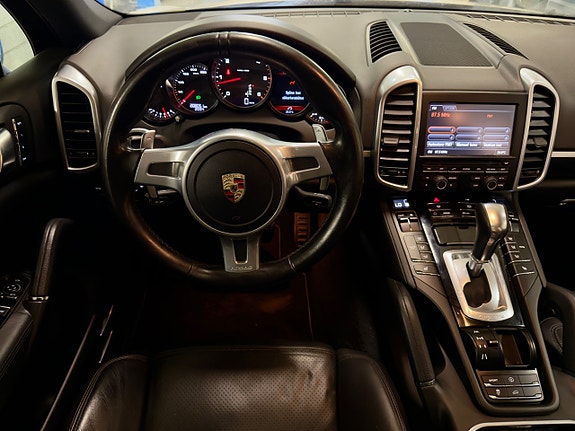 Porsche Cayenne 11 of 24
