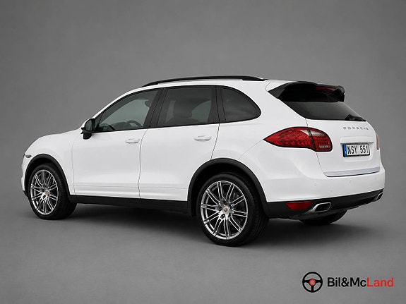 Porsche Cayenne 3 of 5