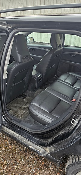 Volvo V70 7 of 9