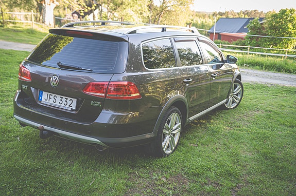 Volkswagen Passat Alltrack 4 of 5