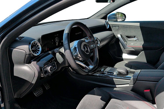 Mercedes-Benz A250 e 6 of 12