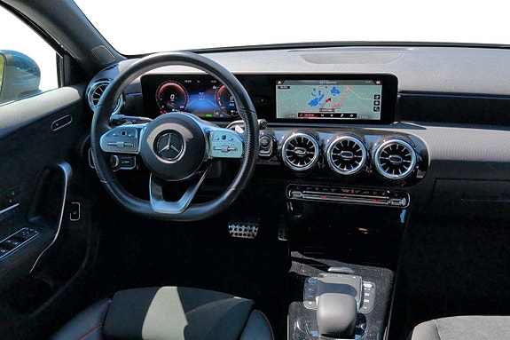 Mercedes-Benz A250 e 8 of 12