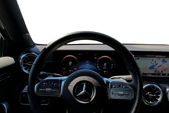 Mercedes-Benz A250 e 7 of 12