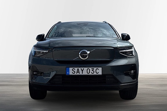 Volvo EX40 2 of 5
