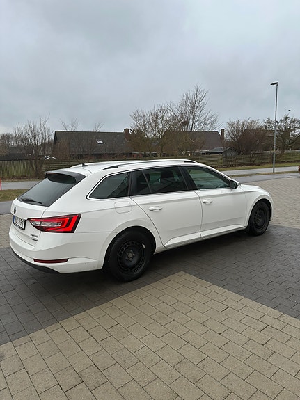 Skoda Superb 4 of 4
