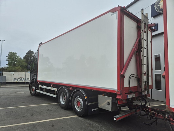 Scania R580 B6x2NB 9 of 14