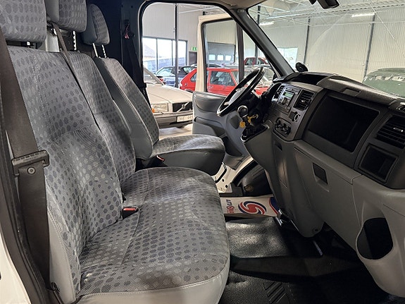 Ford Transit 9 of 9