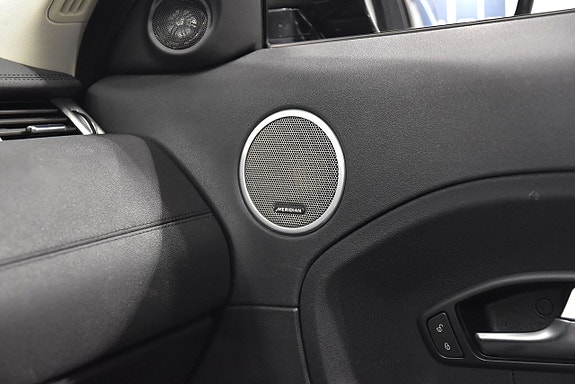 Land Rover Range Rover Evoque 21 of 22