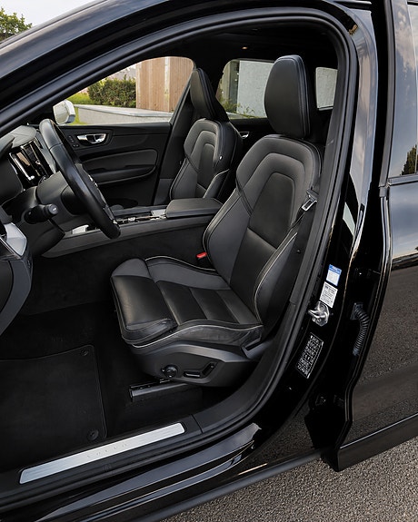 Volvo XC60 4 of 5