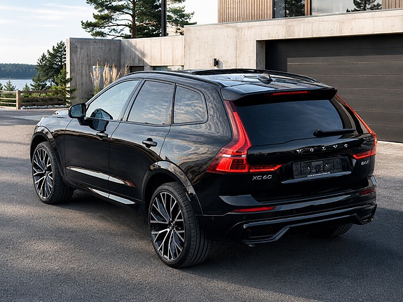 Volvo XC60 3 of 5
