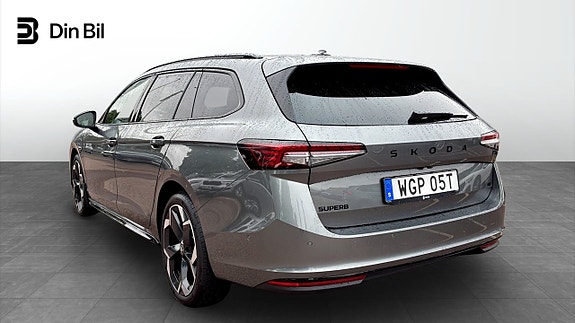 Skoda Superb 3 of 5