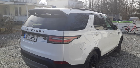 Land Rover Discovery 3 of 3