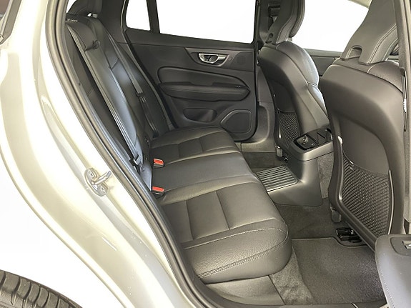 Volvo V60 8 of 12