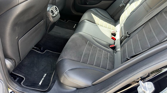 Mercedes-Benz C300 10 of 13