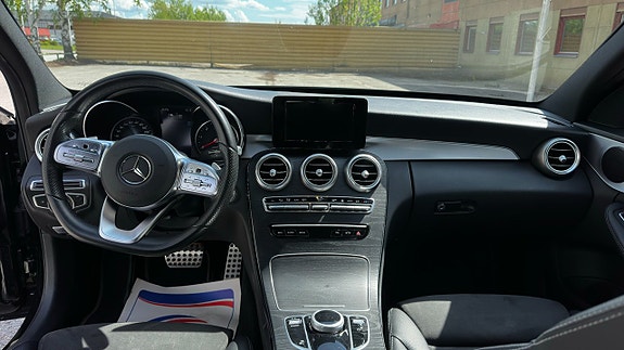 Mercedes-Benz C300 13 of 13