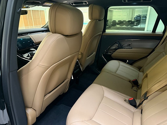 Land Rover Range Rover Sport 20 of 23