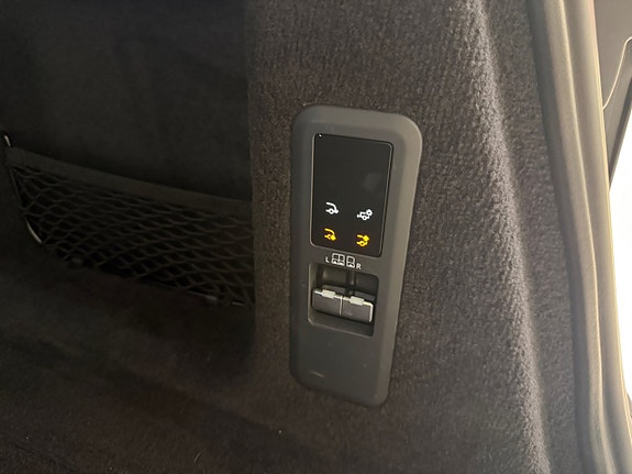Land Rover Range Rover Sport 23 of 23