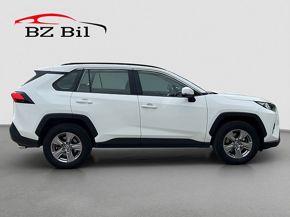Toyota RAV4 6 of 22