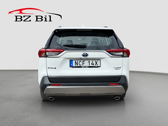 Toyota RAV4 4 of 5