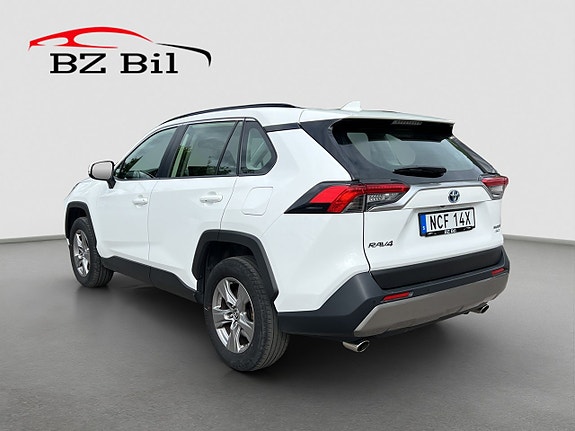 Toyota RAV4 3 of 5