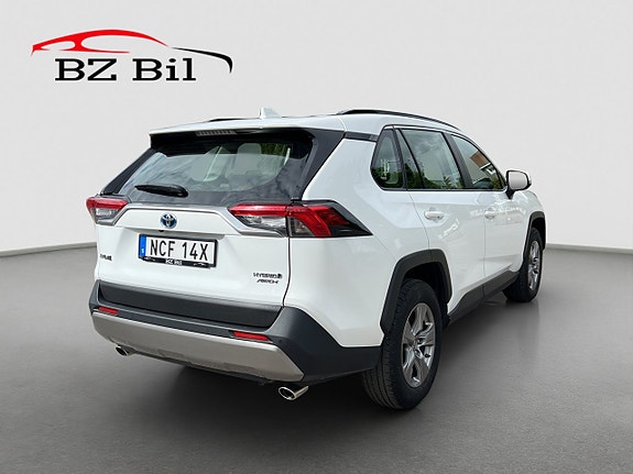 Toyota RAV4 5 of 5