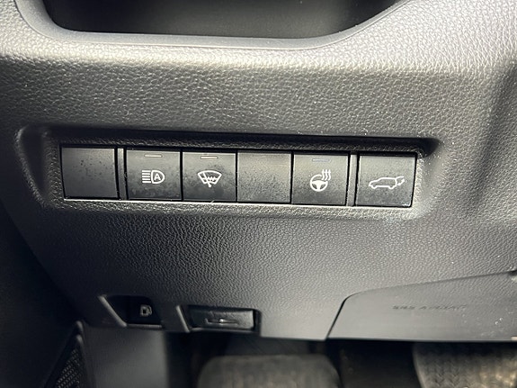 Toyota RAV4 10 of 22
