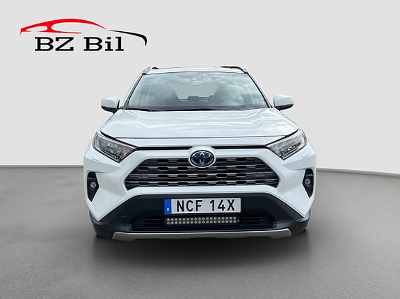 Toyota RAV4 8 of 22