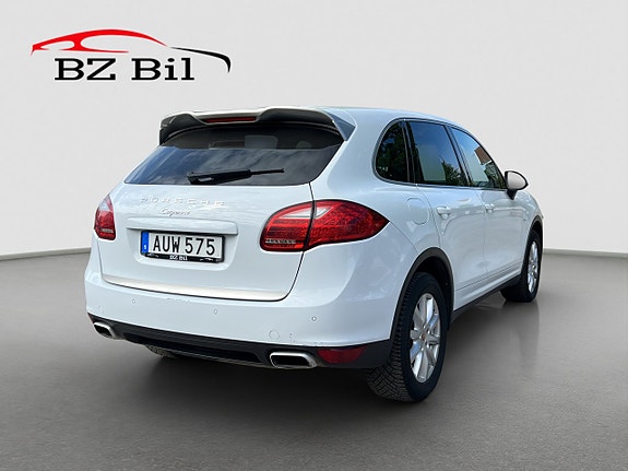 Porsche Cayenne 5 of 5