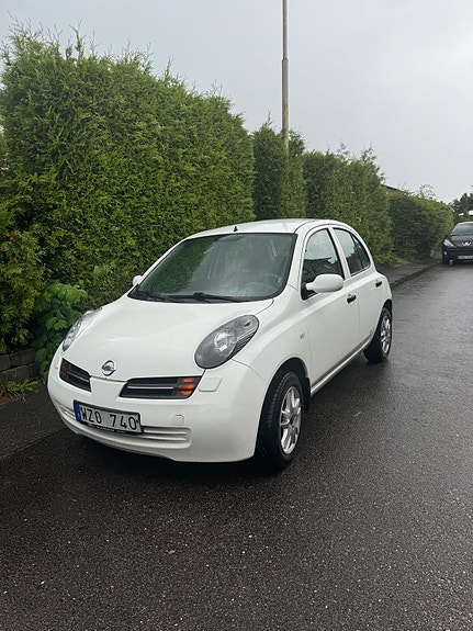 Nissan Micra 3 of 5