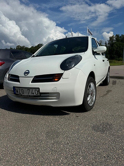 Nissan Micra 4 of 5