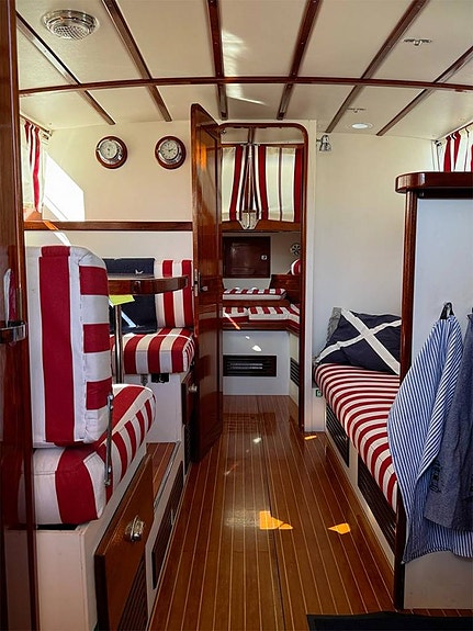 Chris Craft 31 Commander 11 of 12