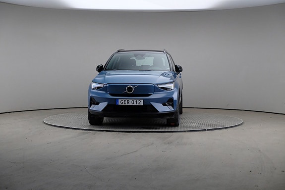 Volvo XC40 3 of 5