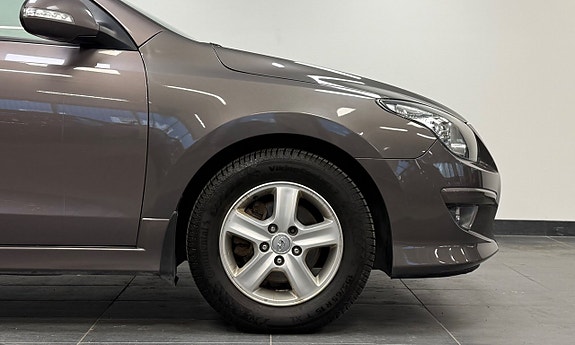 Hyundai i30 4 of 5