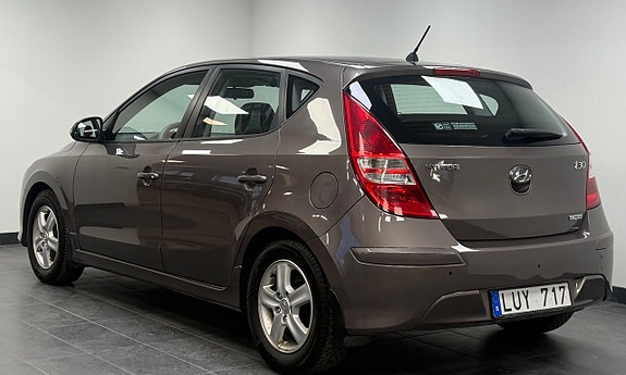 Hyundai i30 2 of 5