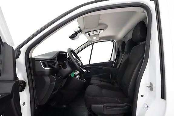 Renault Trafic 10 of 24