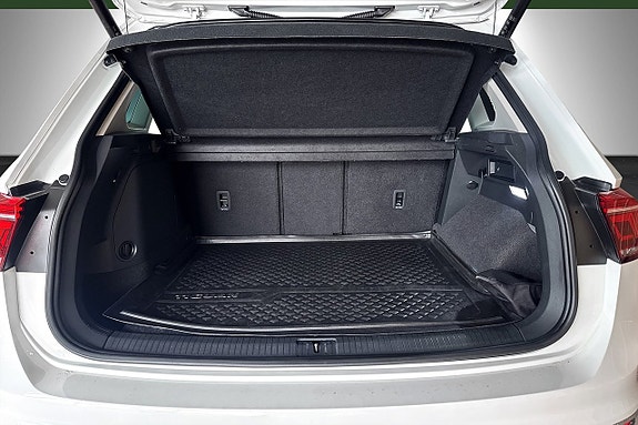 Volkswagen Tiguan 16 of 19