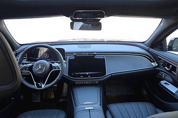 Mercedes-Benz E300 de 8 of 11
