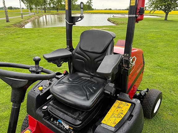 Toro 3280D Låga timmar Åkgräsklippare 9 of 11
