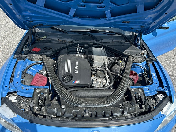 BMW M4 9 of 13