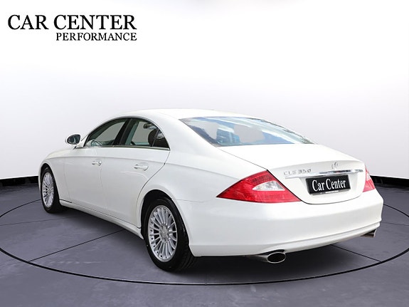 Mercedes-Benz CLS350 3 of 5