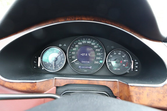 Mercedes-Benz CLS350 16 of 27