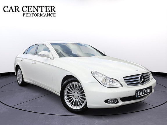 Mercedes-Benz CLS350 2 of 5