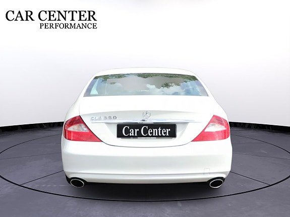 Mercedes-Benz CLS350 4 of 5