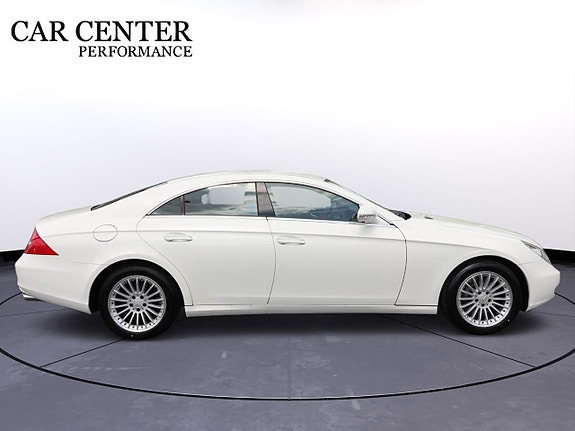 Mercedes-Benz CLS350 9 of 27