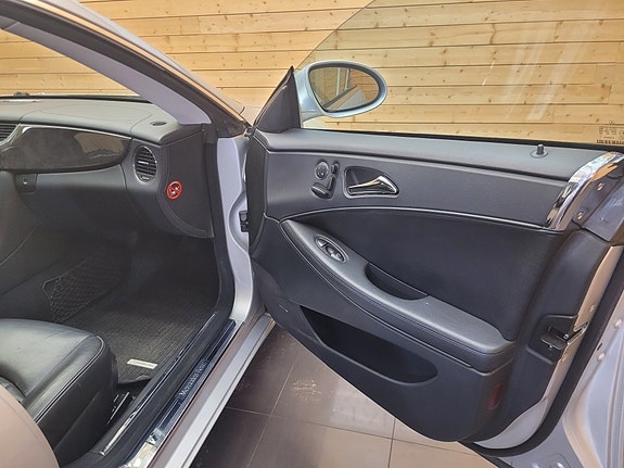 Mercedes-Benz CLS350 25 of 26