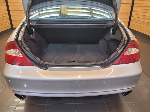 Mercedes-Benz CLS350 10 of 26