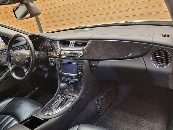 Mercedes-Benz CLS350 24 of 26