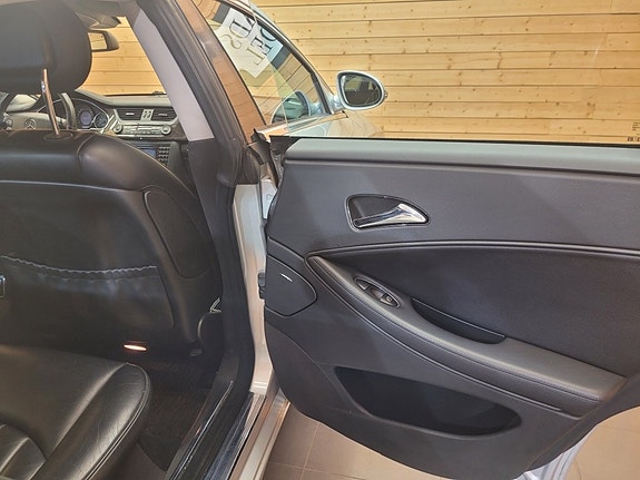 Mercedes-Benz CLS350 19 of 26